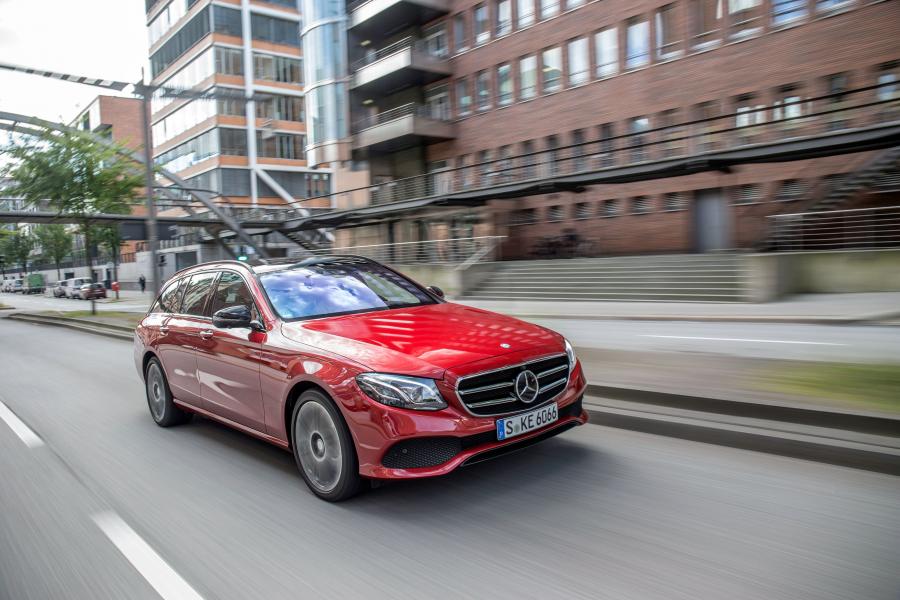  Mercedes-Benz E220 d Avantgarde Line Estate 2016 года  (фото 10 из 26)